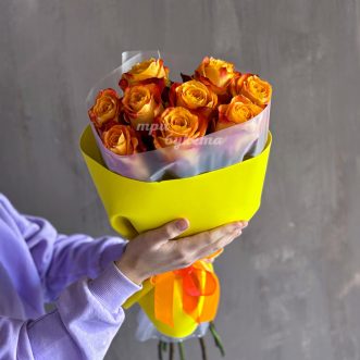 Желтый букет из 9 оранжевых роз Желтый букет из 9 оранжевых роз